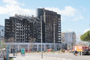 edificio incendiado en Campanar